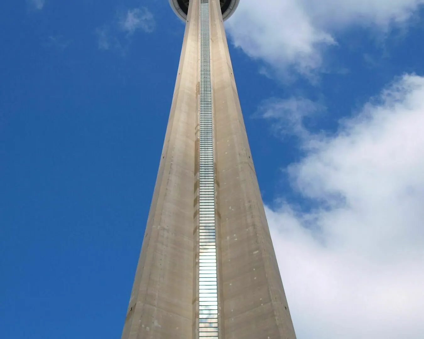 Lavish Suites - New One Bedroom Condo - Cn Tower Toronto Canada